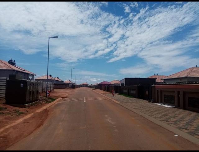3 BEDROOM HOUSE FOR SALE IN WESTONARIA